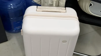 开学季刷屏的90分行李箱，到底值不值？我把避雷帖翻完，整理出三类问题和四条买法