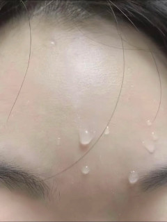 粉底+定妆喷雾+素颜霜，这配方薄到没朋友