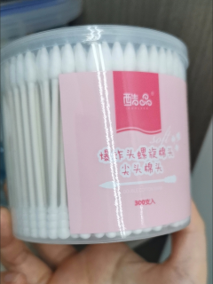 双头木棒棉签：挖耳、卸妆、补口红、擦眼镜，一根搞定