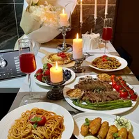 七夕在家烛光晚餐，选酒怎么不出错：按菜单配酒，八月别忘了红酒先冰20分钟