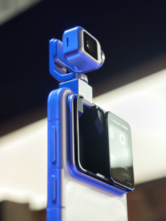 Robot Phone 荣耀店员忽悠我，说至少 14999
