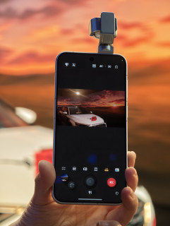 Robot Phone 荣耀店员忽悠我，说至少 14999