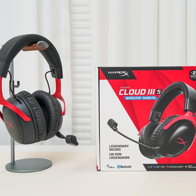 200小时长续航、多平台畅玩，HyperX飓风3加强版无线游戏耳机体验