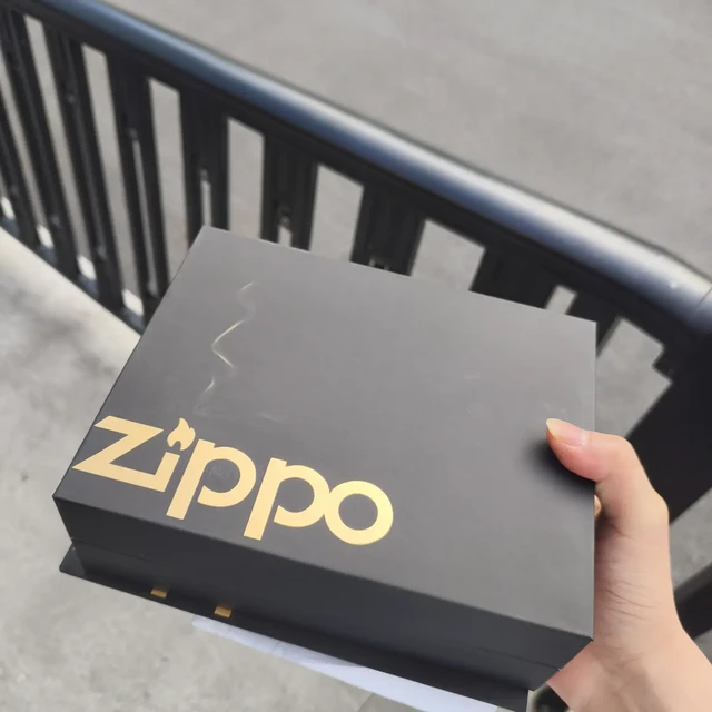 七夕快到了，想送Zippo？我把全网避坑帖、鉴别帖和投诉帖交叉核对后，浓缩成三件事