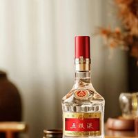 五粮液普五跌破千元！高端浓香白酒集体内卷，现在买比两年前省400多