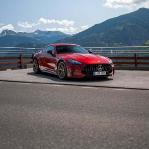 200万预算，AMG GT63选燃油还是插混？看完这篇不纠结