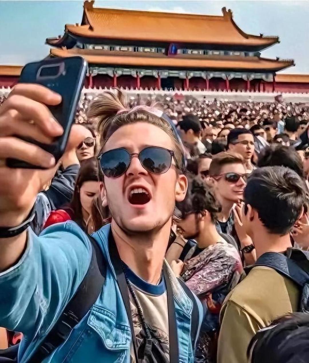 不只是长城故宫,现代中国的便利与“反差感”正让海外游客着迷