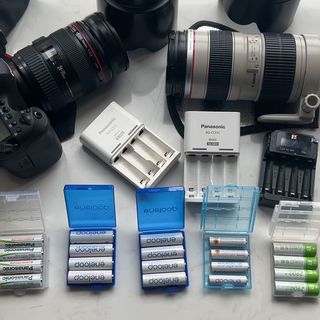 闪光灯电池别闭眼冲黑皮：佳能已禁用AA锂电，我翻遍全网实测，白皮爱乐普回电反而更快
