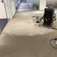 花300块深度保洁值不值？用白手套一摸就知道了