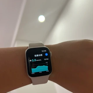 Apple Watch都做不到、FDA点名警告过：给爸妈买“测血糖手表”前，先看懂这三条路线