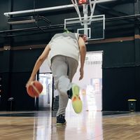 999块的Jordan Triangle实战测评:前掌回弹爽翻,后跟却让人又爱又恨?