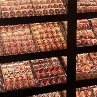 谷子店排队关门、连锁跑路，官谷却在618一款香水卖出8600万：下半年买谷，到底还能走哪条路