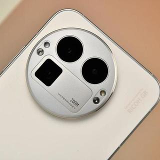 真我GT8 Pro推送2.29GB大更新，锁屏岛比灵动岛更本土？实测体验来了