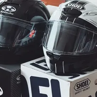 SHOEI Z8戴满5年就废了？全网吵翻的「头盔保质期」，看完这5个自查点再决定