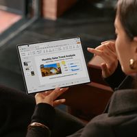 华为三折叠第一次真换代：Mate XT2 改 U 型折叠、可能涨价，等还是抄底，三类人三个答案