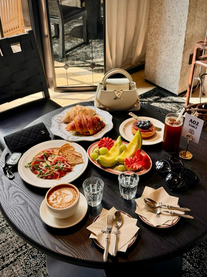 聚会餐饮