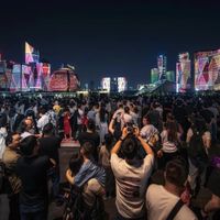 同样是看灯光秀，为什么有人看到“沉浸版”有人只看后脑勺？老手说出关键