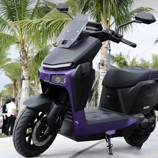 12960W电机、续航破百、2万块：2026高端电摩彻底杀疯了