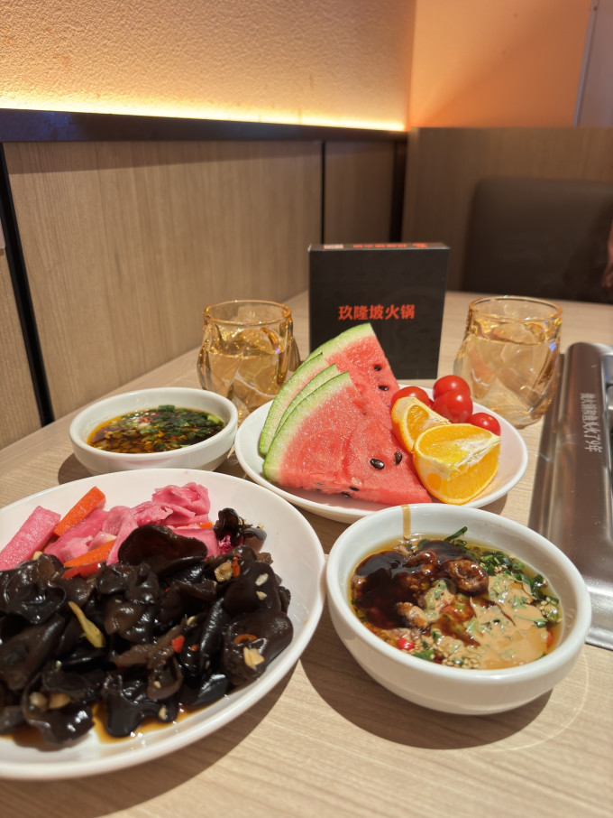 聚会餐饮