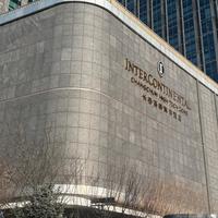 IHG钻石会员被1400港币差价割韭菜怒晒：但评论区老玩家不站楼主，他们在算账