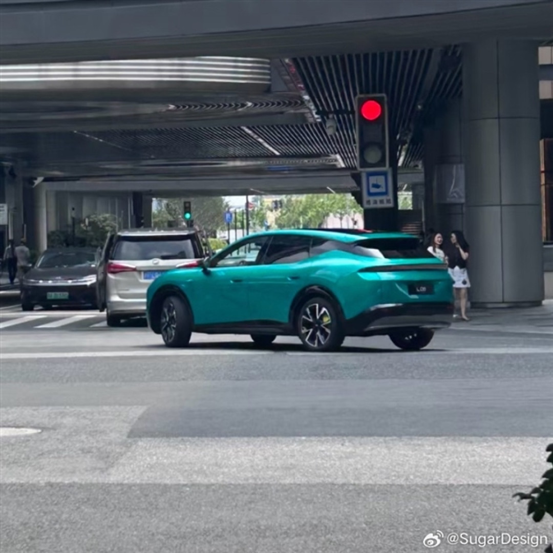 不溜背的中型SUV 小鹏MONA L05实车曝光:起售或低于15万