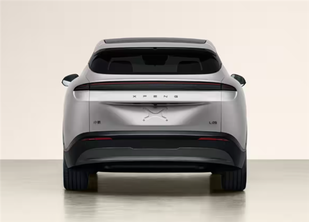 不溜背的中型SUV 小鹏MONA L05实车曝光:起售或低于15万
