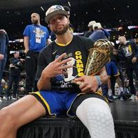 六进总决四冠加身FMVP却只有1座，库里用数据戳破所有质疑