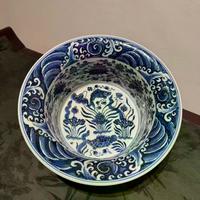 宣德鱼藻纹鉴藏攻略：铁锈斑入骨、蓝中泛翠，六大硬指标锁定真品