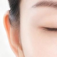 早起眼睛肿的上班族抄作业，咖啡因眼霜我更看重清爽和按摩感