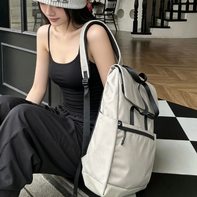 迪卡侬户外背包