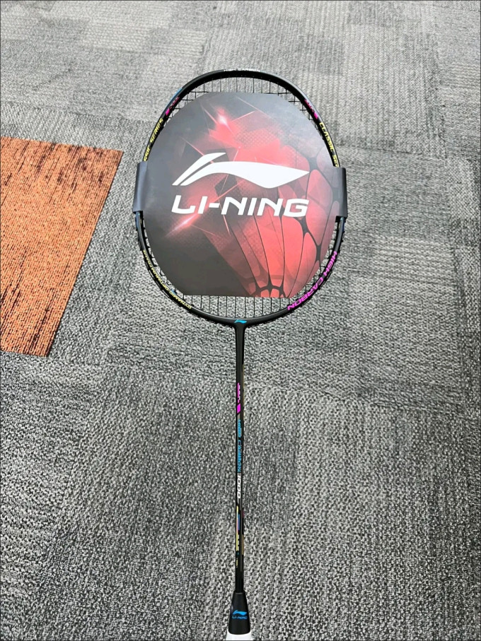 羽毛球具