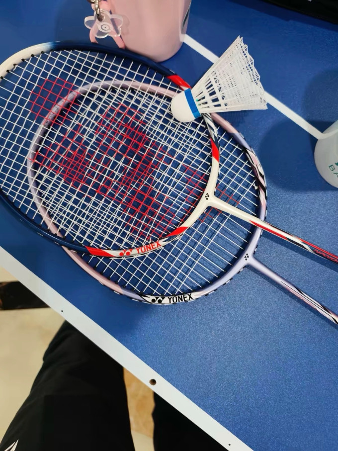 羽毛球具
