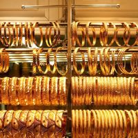 金饰亏370元/g！买金条还是金饰？算清这笔账再下手