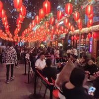 在西安吃了30年，本地人告诉你：回民街真不是给老陕开的，这些地方才是
