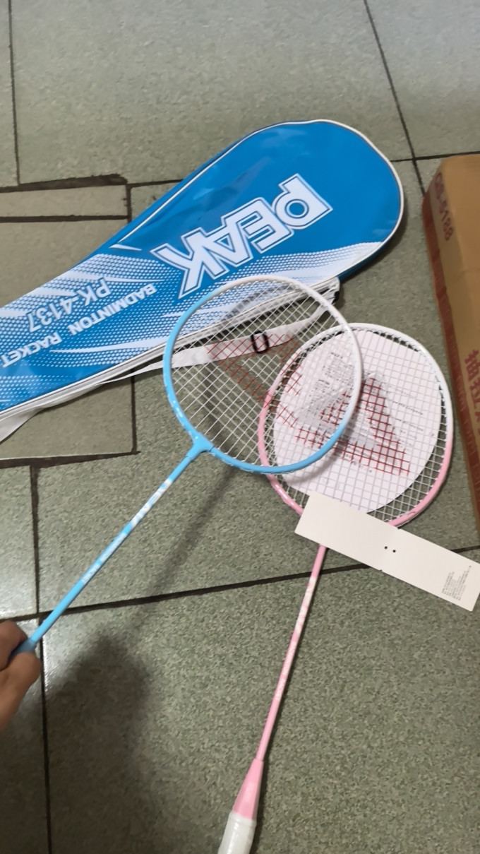 羽毛球具