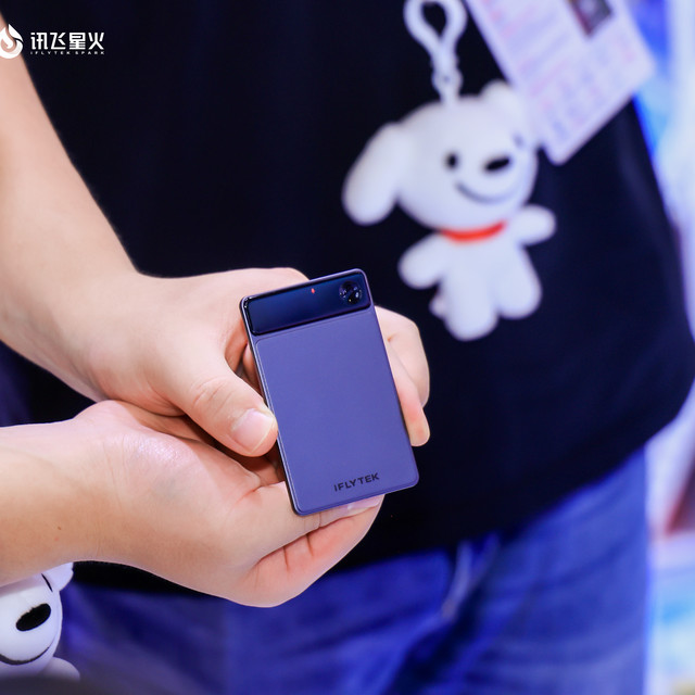 录音卡之战打到拼刺刀：199元白牌卡VS 999元讯飞卡，谁才配拿走这999元