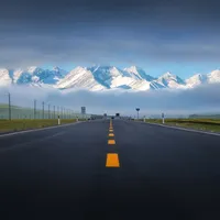 独库公路“泥石流”视频被辟谣，但封路是真的：摩旅进疆前必须搞清这3件事