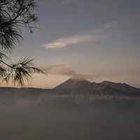 布罗莫火山因山火无限期关闭：国庆行程里有它的，先看8月31日退改窗口再决定退还是等