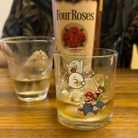 有人说难以下咽，有人喊它调酒之魂：降到百元档的四玫瑰，到底该怎么喝？