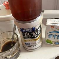 喝了三得利乌龙茶睡不着？我翻出全网23条吐槽，算清了这瓶“纯茶”的咖啡因账