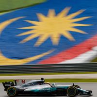 F1突然加赛一场国庆档:雪邦时隔9年回归,三日通票约1560元起,免签零时差,值不值得飞一趟马来西亚