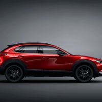 CX-30降到9万多，值得买吗？老司机说实话：开起来真爽，但后排有点憋屈