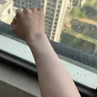 晒黑之后先别急着买美白精华：我把热门“白回来”攻略全翻了一遍，一半是广告，一半帮倒忙