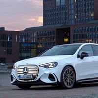 燃油版26万/纯电版35万+，2026款奔驰C级怎么选？看完这3点不纠结