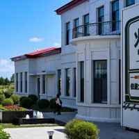 绿皮车厢房1280元一晚，8月全订满：住「火车酒店」之前，先想清楚你买的是什么