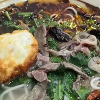 贵州人吃粉从不说的秘密：认准4个标准，汤白肉薄才正宗！