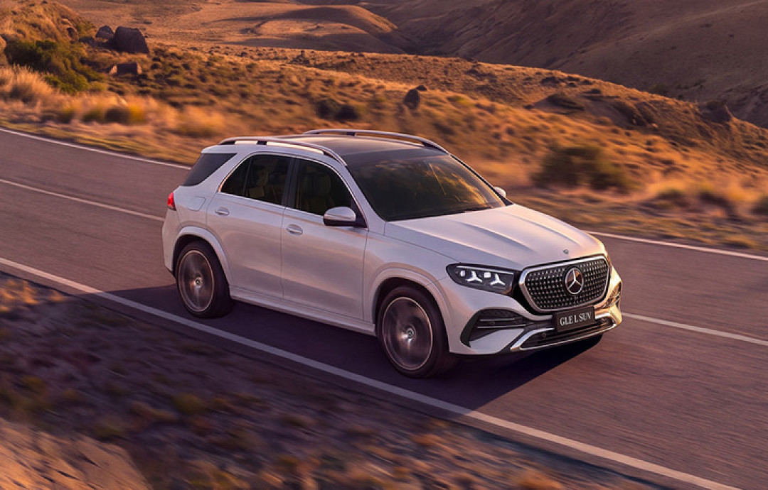 奔驰连发两款重磅油车:C 级全面焕新,国产 GLE 剑指 X5L