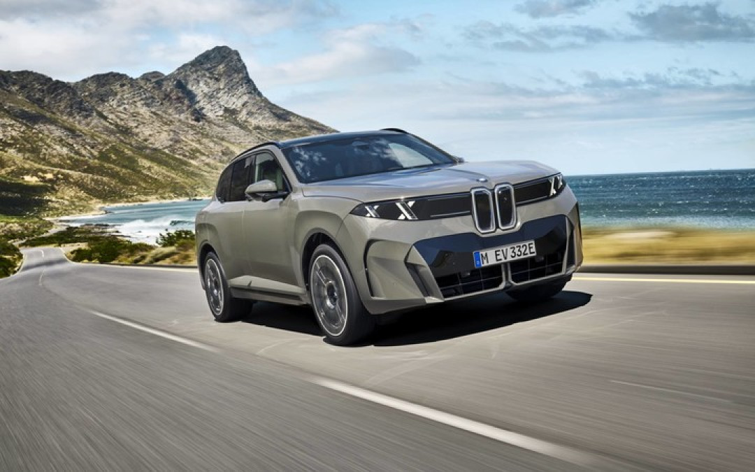 奔驰连发两款重磅油车:C 级全面焕新,国产 GLE 剑指 X5L