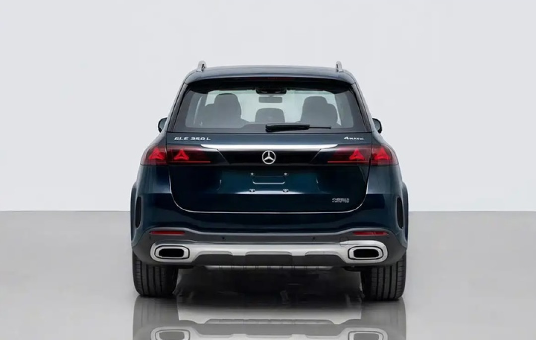 奔驰连发两款重磅油车:C 级全面焕新,国产 GLE 剑指 X5L