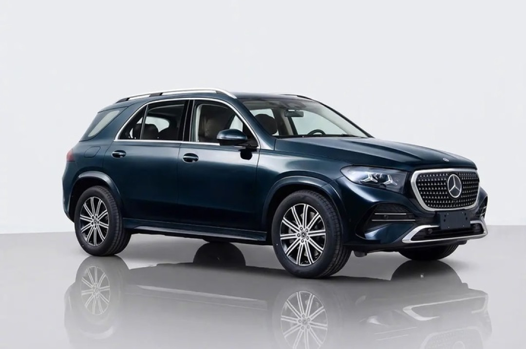 奔驰连发两款重磅油车:C 级全面焕新,国产 GLE 剑指 X5L